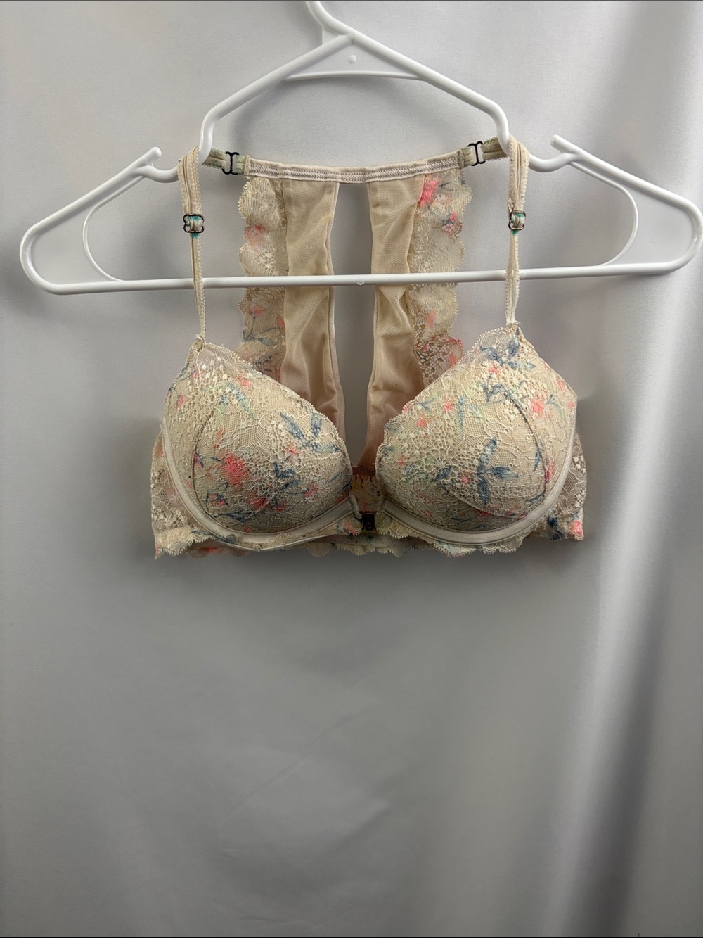 PINK Victoria’s Secret Date Push Up 34C Beige Floral Racerback Front Close